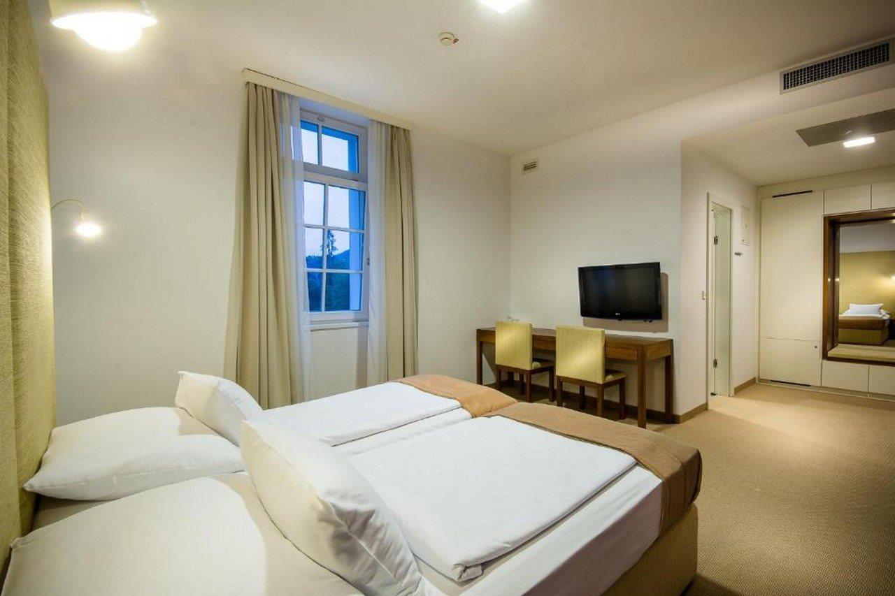 Rimske Terme - Hotel Zdraviliski Dvor Rimske Toplice Eksteriør billede