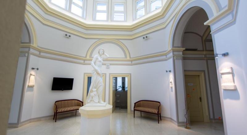 Rimske Terme - Hotel Zdraviliski Dvor Rimske Toplice Eksteriør billede