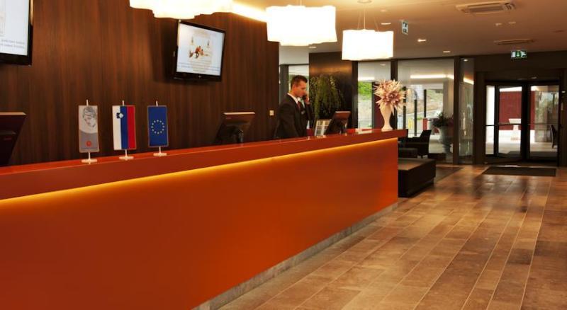 Rimske Terme - Hotel Zdraviliski Dvor Rimske Toplice Eksteriør billede
