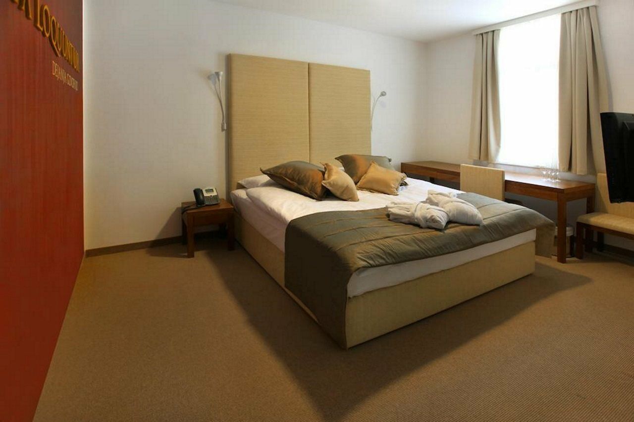 Rimske Terme - Hotel Zdraviliski Dvor Rimske Toplice Eksteriør billede