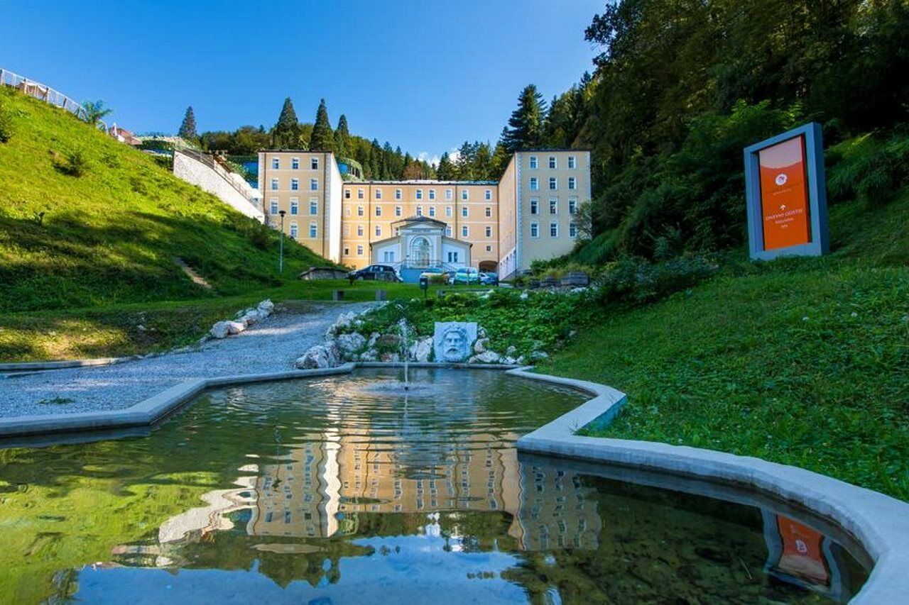 Rimske Terme - Hotel Zdraviliski Dvor Rimske Toplice Eksteriør billede