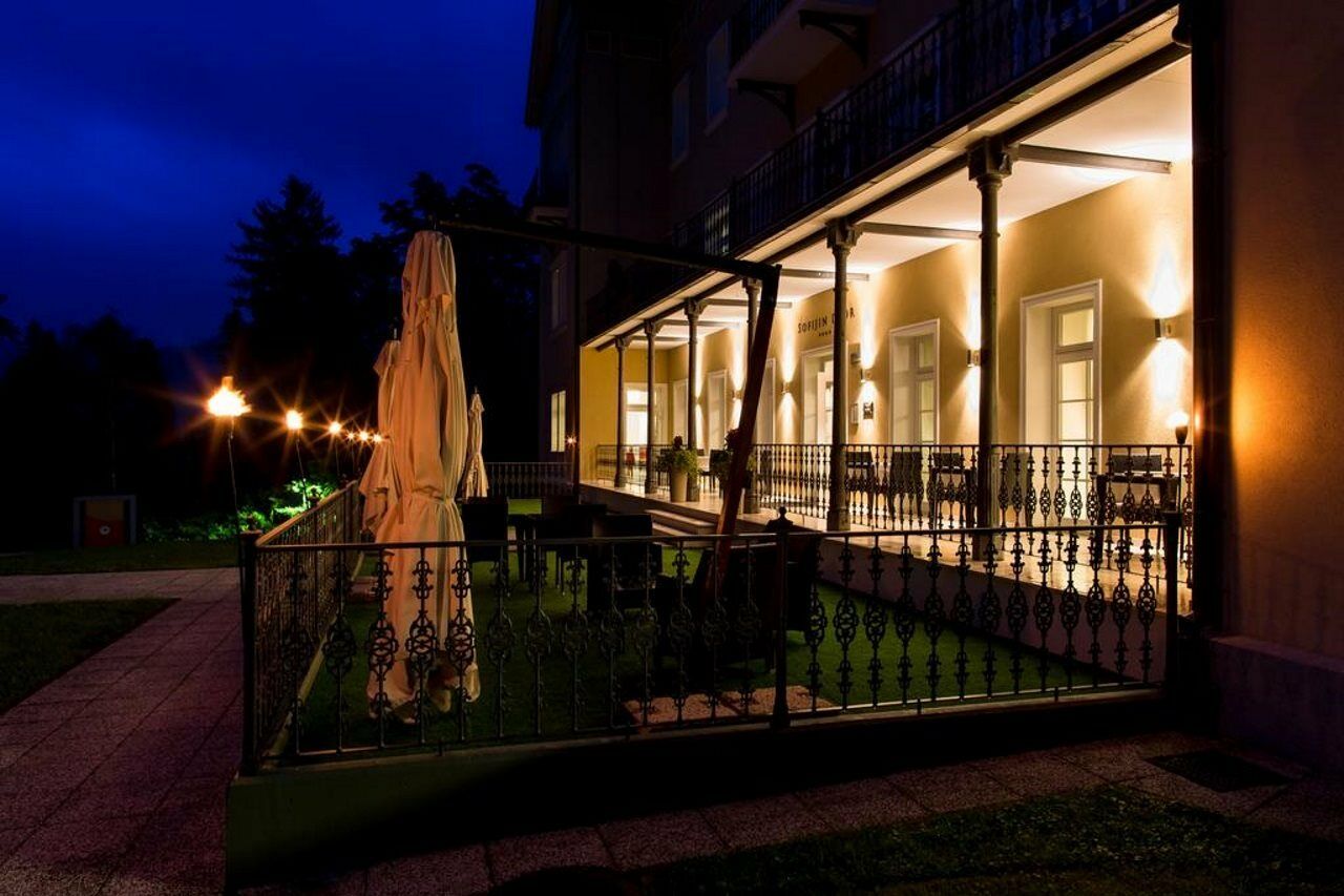 Rimske Terme - Hotel Zdraviliski Dvor Rimske Toplice Eksteriør billede